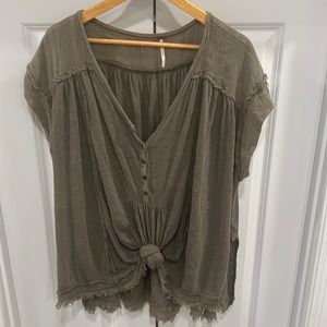 Urban outfitters oversized top size small